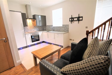 1 bed flat, Lansdowne Terrace, Gosforth, Newcastle, NE31HN - Image 1